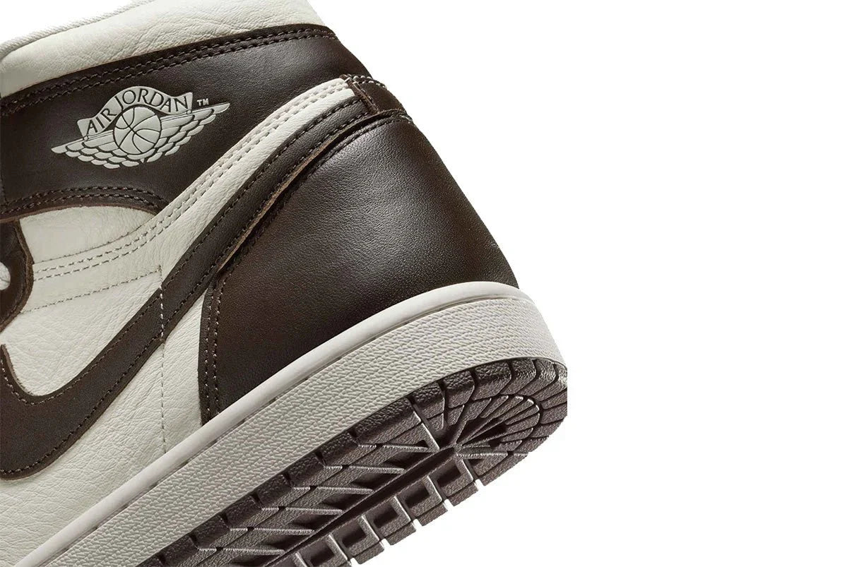 Tênis Nike Air Jordan 1 Retro High OG 'Light Madder Root'