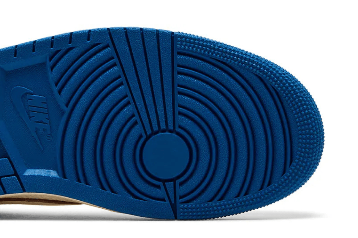 Tênis Nike Travis Scott x Fragment Design x Air Jordan 1 Low